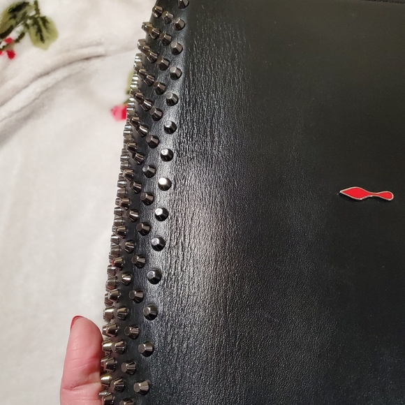Christian louboutin paloma clutch.  Used like new condition. - Picture 7 of 16
